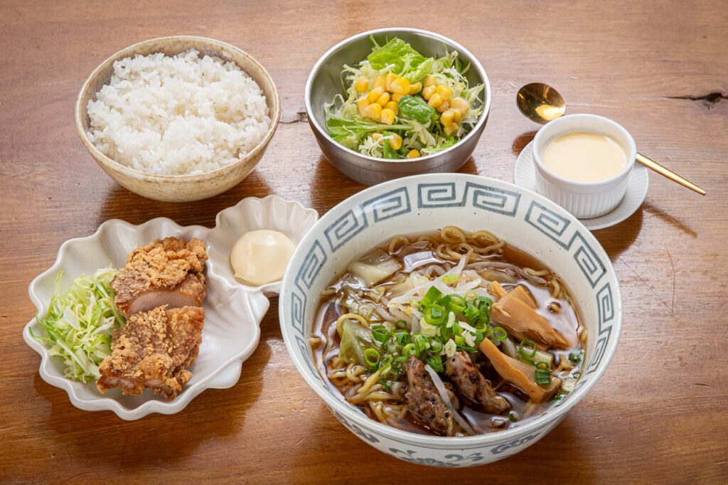 らー麺と鶏唐定食
